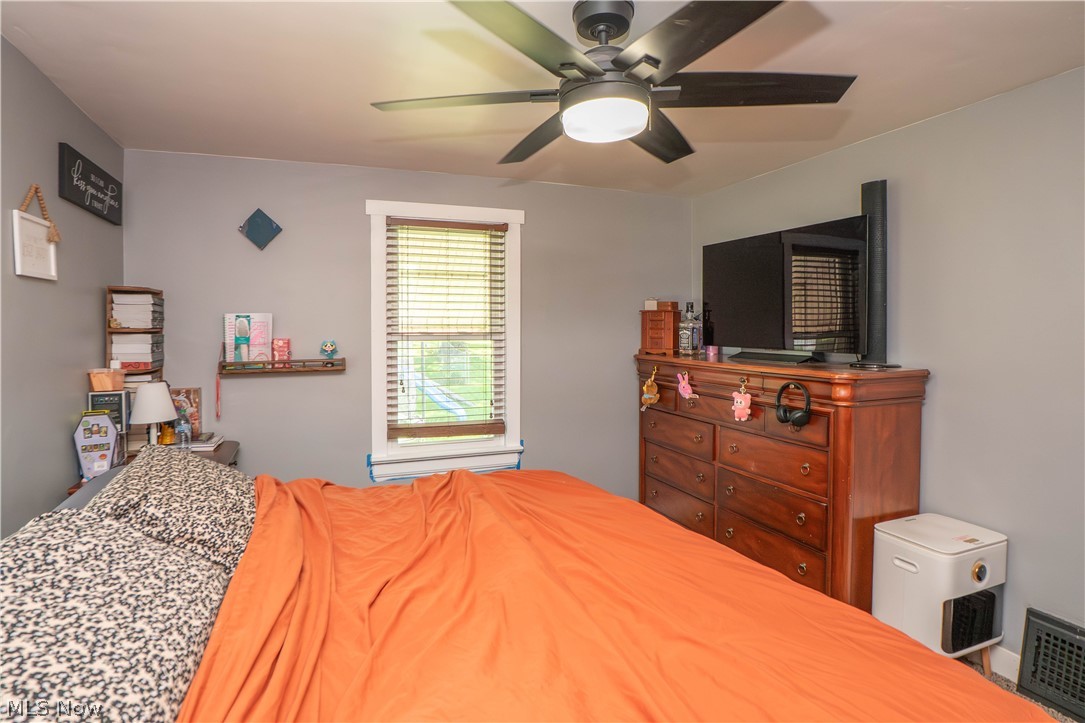 462 Fenton Avenue NE Canton OH 44704
