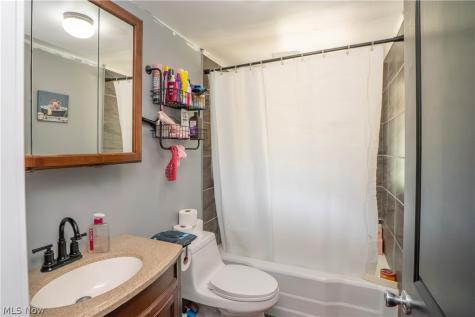 462 Fenton Avenue NE Canton OH 44704