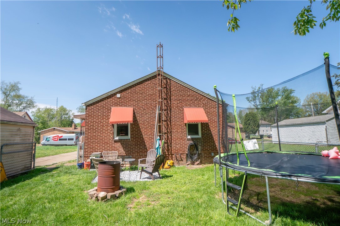 462 Fenton Avenue NE Canton OH 44704
