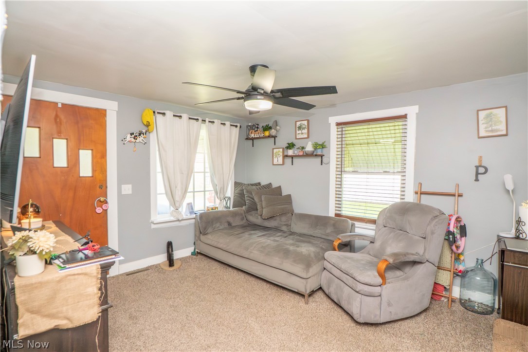 462 Fenton Avenue NE Canton OH 44704