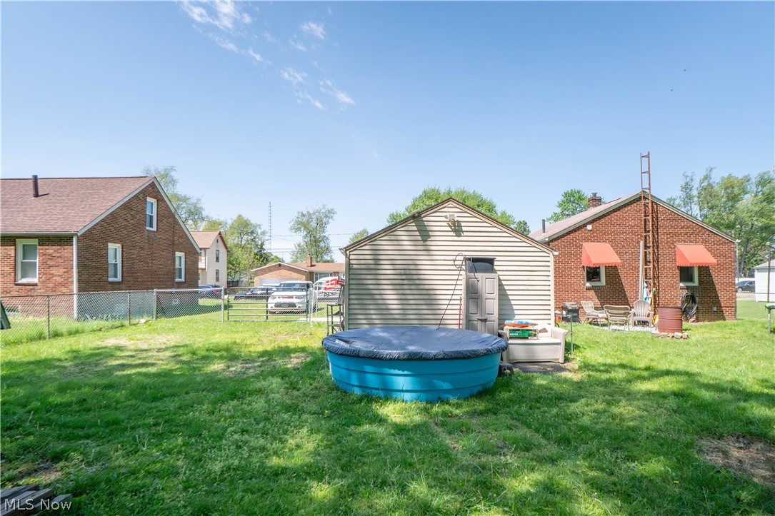 462 Fenton Avenue NE Canton OH 44704