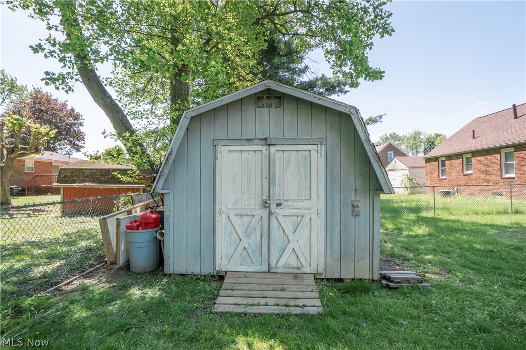 462 Fenton Avenue NE Canton OH 44704