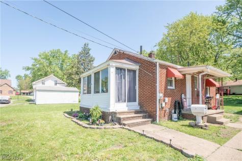 462 Fenton Avenue NE Canton OH 44704