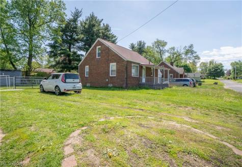 462 Fenton Avenue NE Canton OH 44704