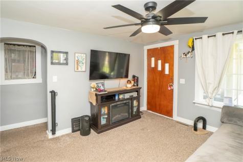 462 Fenton Avenue NE Canton OH 44704