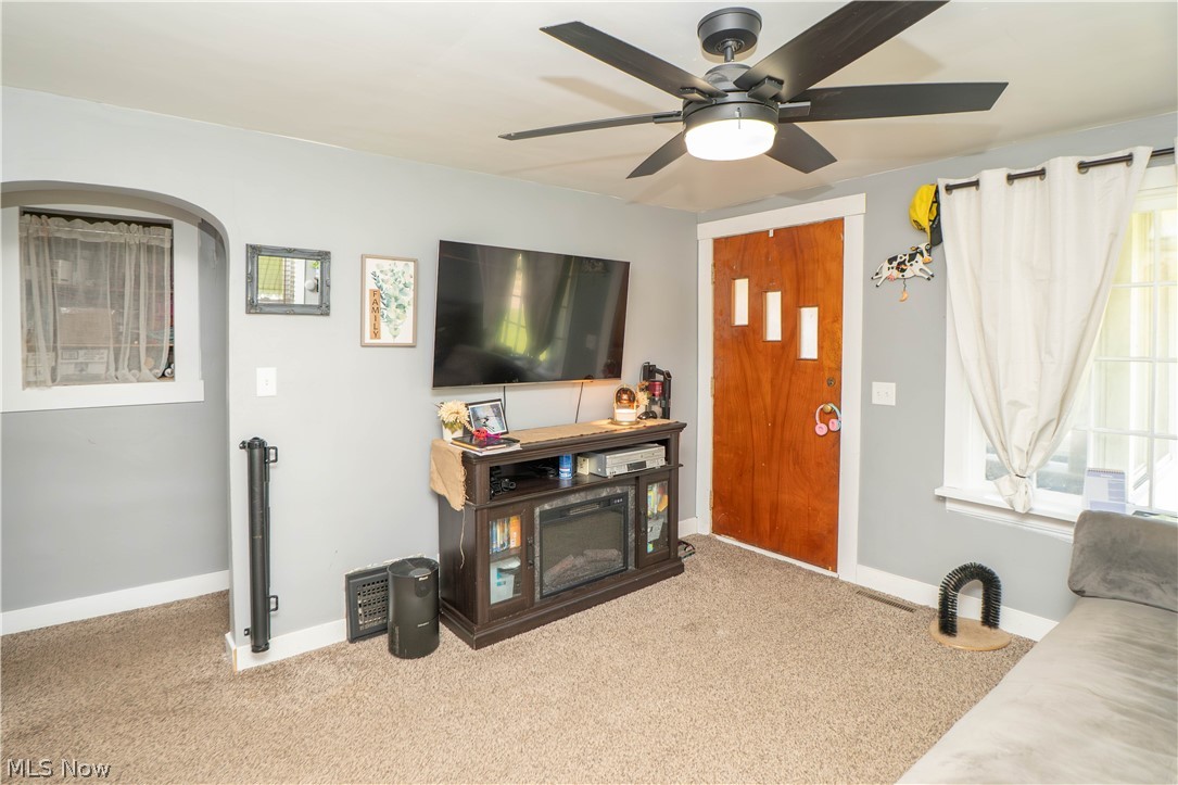 462 Fenton Avenue NE Canton OH 44704