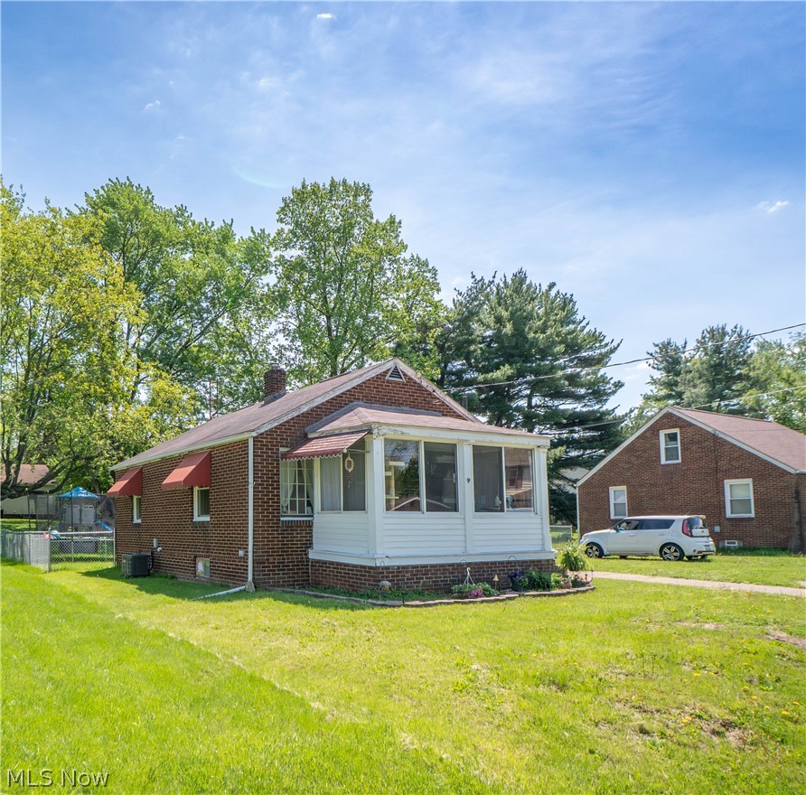 462 Fenton Avenue NE Canton OH 44704