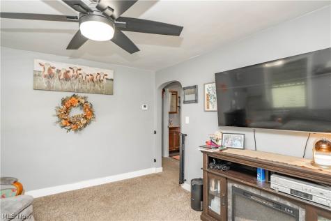 462 Fenton Avenue NE Canton OH 44704