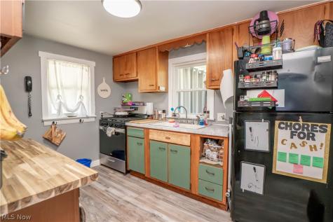 462 Fenton Avenue NE Canton OH 44704
