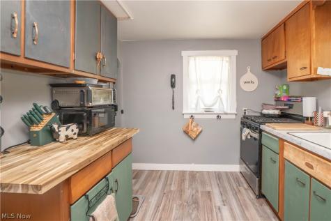 462 Fenton Avenue NE Canton OH 44704