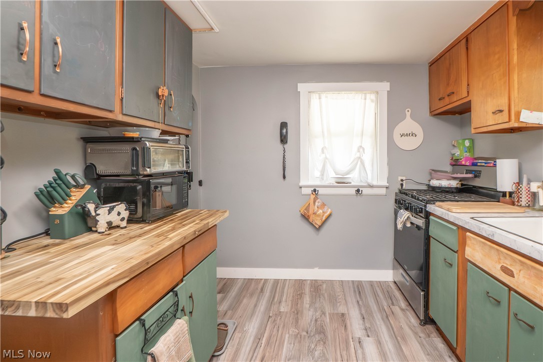 462 Fenton Avenue NE Canton OH 44704