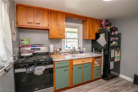 462 Fenton Avenue NE Canton OH 44704