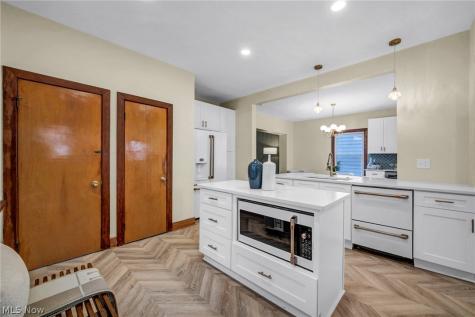 1345 Cove Avenue Lakewood OH 44107