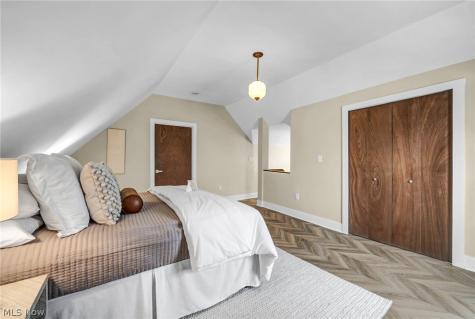 1345 Cove Avenue Lakewood OH 44107