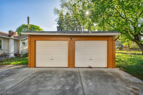 1345 Cove Avenue Lakewood OH 44107