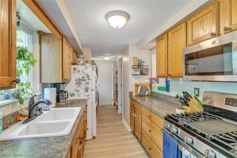 24000 Amesbury Drive North Olmsted OH 44070