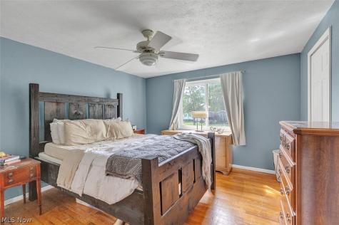 24000 Amesbury Drive North Olmsted OH 44070