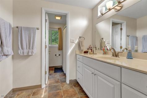 24000 Amesbury Drive North Olmsted OH 44070