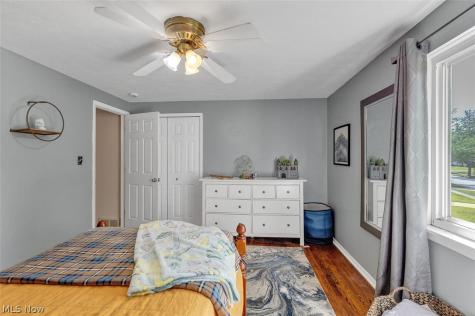 24000 Amesbury Drive North Olmsted OH 44070