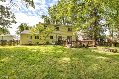 24000 Amesbury Drive North Olmsted OH 44070