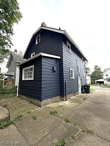 877 Hammel Street Akron OH 44306