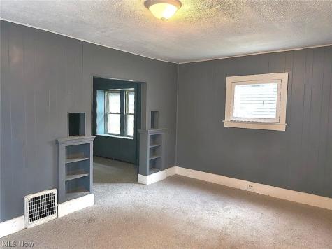 877 Hammel Street Akron OH 44306