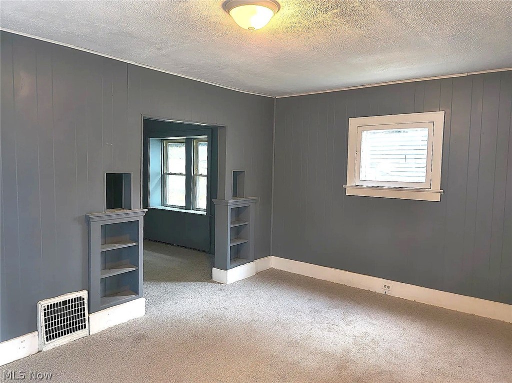 877 Hammel Street Akron OH 44306