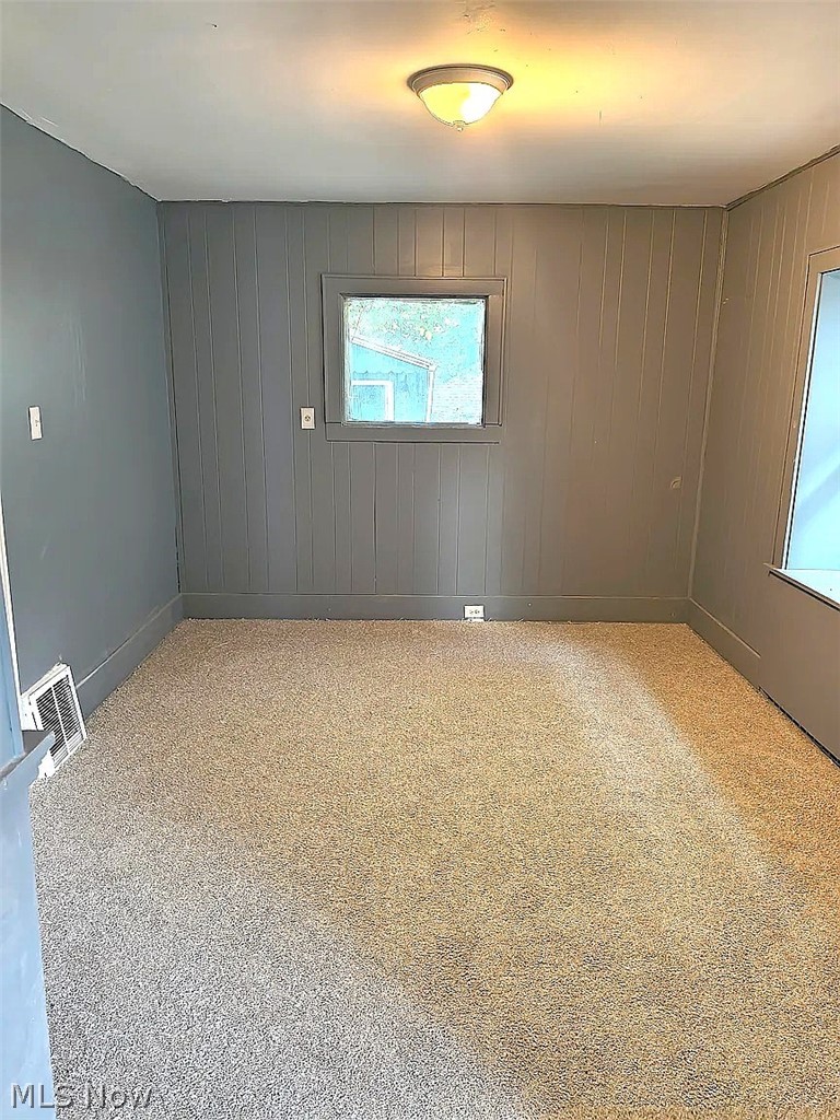 877 Hammel Street Akron OH 44306