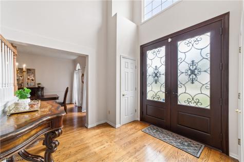 2794 Forest Lake Drive Westlake OH 44145