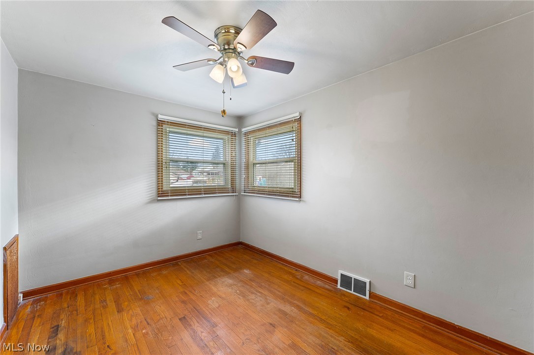 687 Moore Avenue Campbell OH 44405