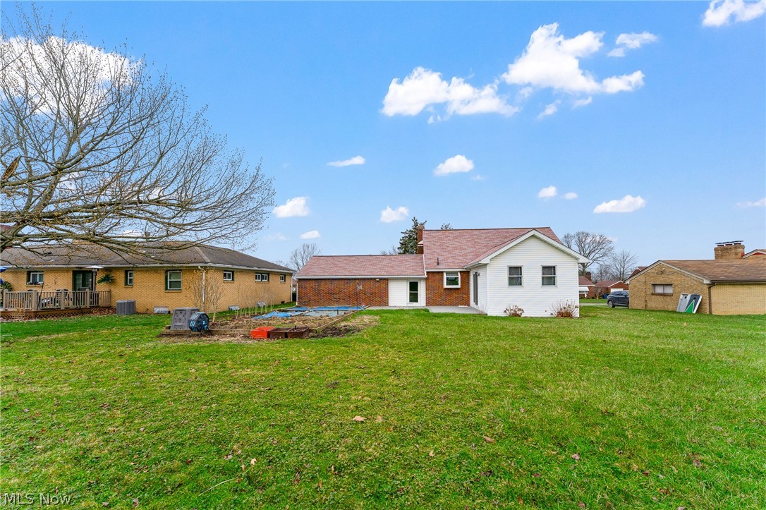 687 Moore Avenue Campbell OH 44405