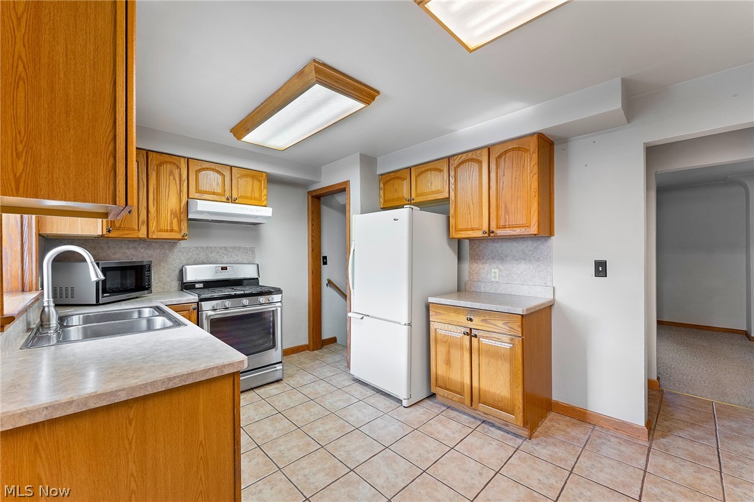 687 Moore Avenue Campbell OH 44405