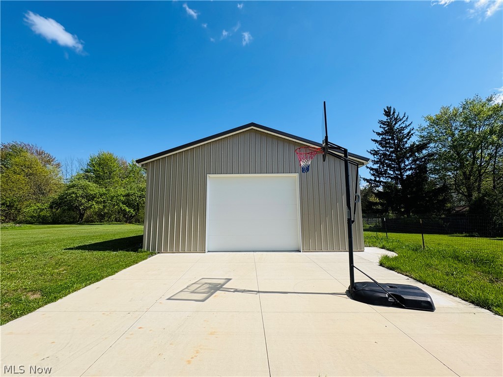 2281 Weymouth Road Hinckley OH 44233