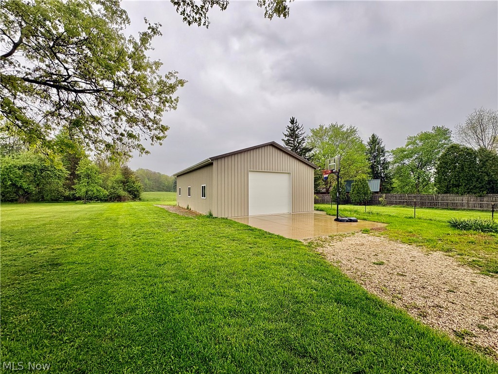 2281 Weymouth Road Hinckley OH 44233