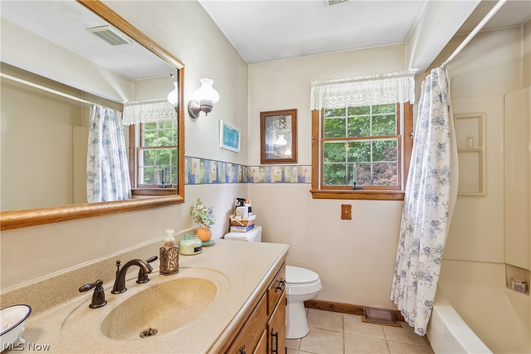 1458 Tamarisk Trail Poland OH 44514