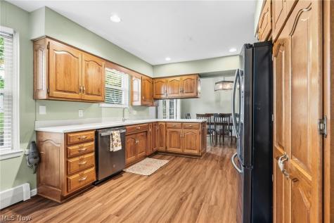 14351 Indian Creek Drive Middleburg Heights OH 44130