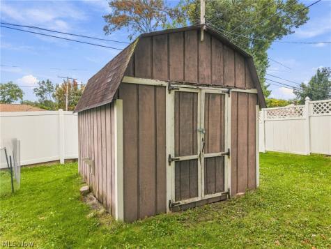 14351 Indian Creek Drive Middleburg Heights OH 44130