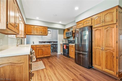 14351 Indian Creek Drive Middleburg Heights OH 44130