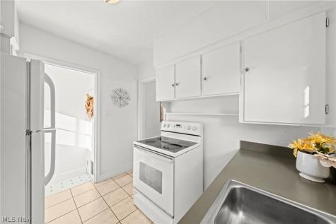 1493 Ridpath Avenue Akron OH 44313
