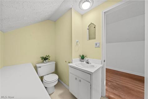 1493 Ridpath Avenue Akron OH 44313