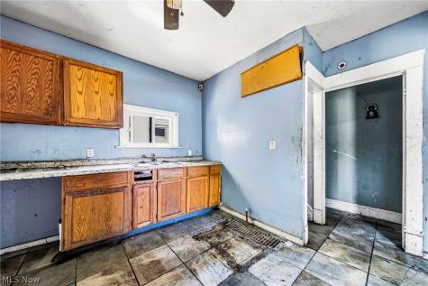 4246 E 128th Street Cleveland OH 44105