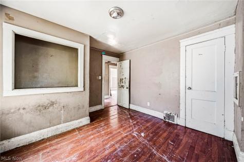 4246 E 128th Street Cleveland OH 44105