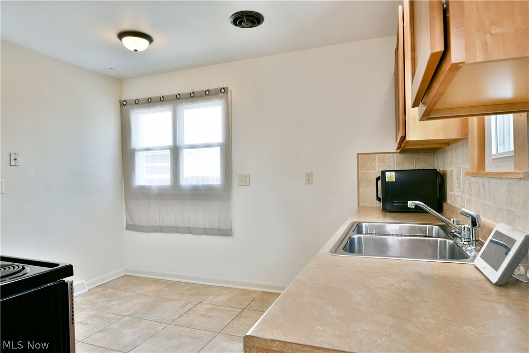 2231 Stewart Drive NW Warren OH 44485