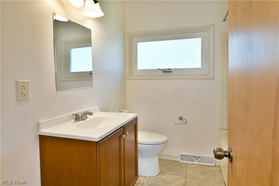 2231 Stewart Drive NW Warren OH 44485