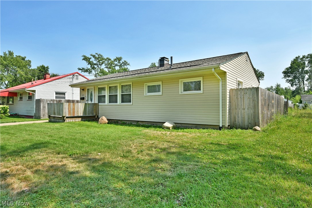 2231 Stewart Drive NW Warren OH 44485