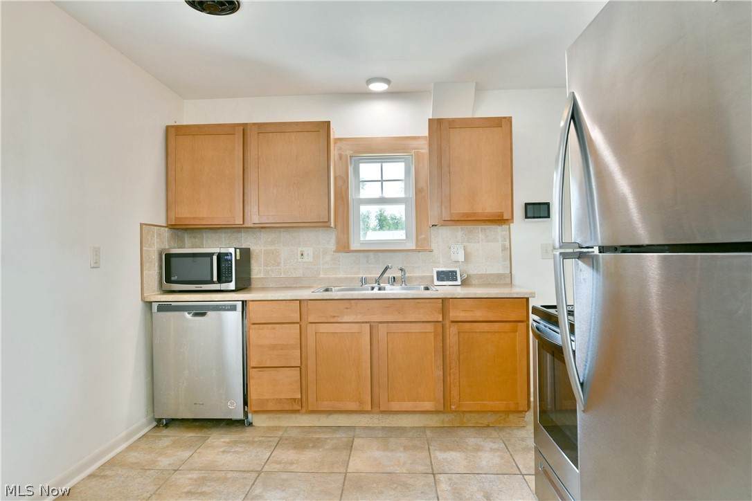 2231 Stewart Drive NW Warren OH 44485