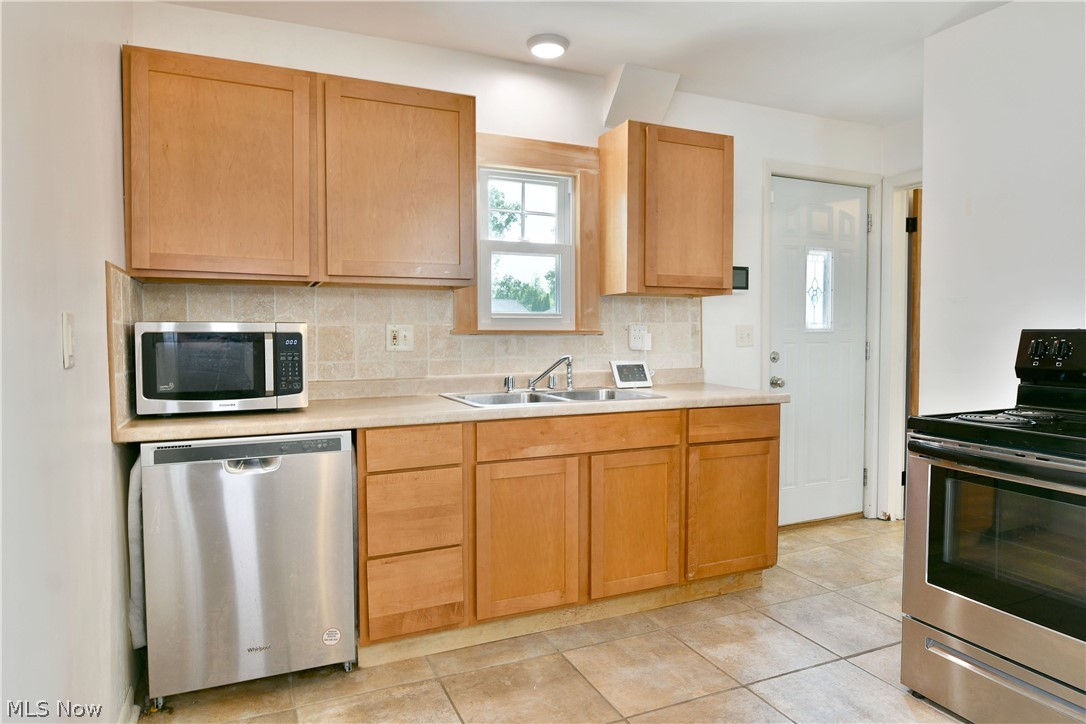 2231 Stewart Drive NW Warren OH 44485