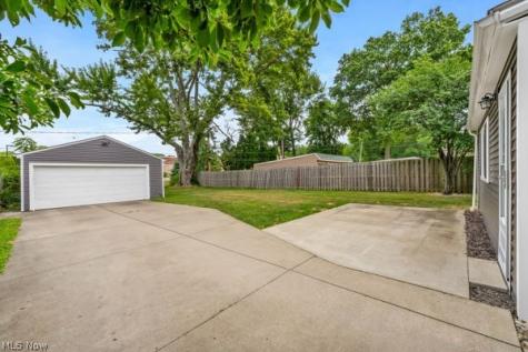 202 Fairpark Drive Berea OH 44017
