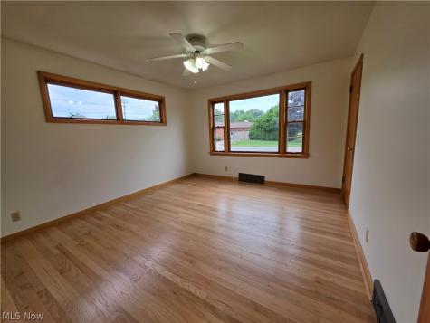 1459 Stepney Niles OH 44446
