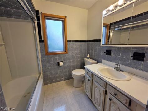 1459 Stepney Niles OH 44446